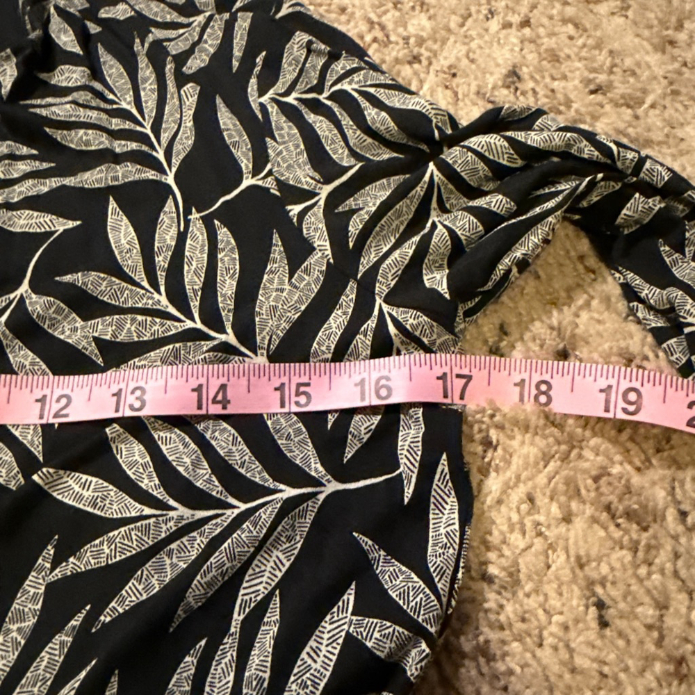 Women's J.Jill Black & White Leaf Print Blouse XSP - Picture 3 of 8
